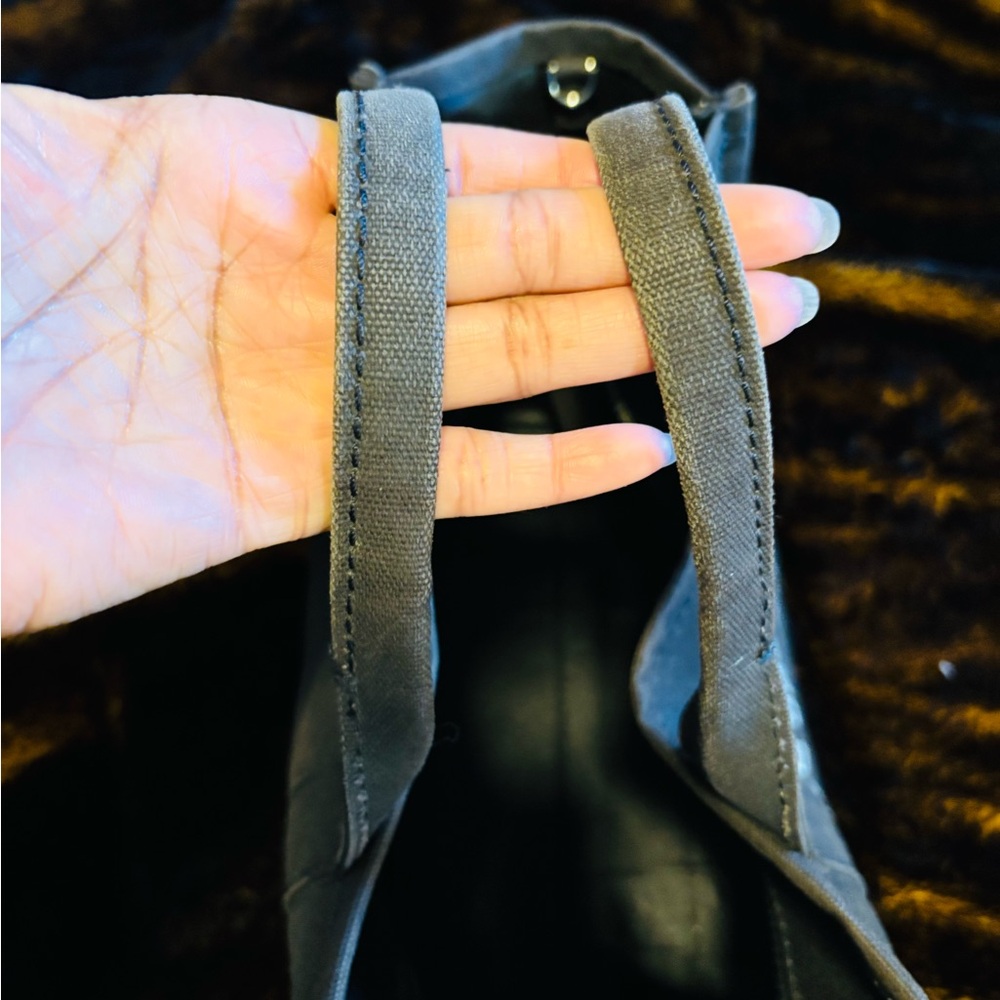 Authentic Medium Marc Jacobs Black Tote Bag with White Lettering - Picture 3 of 6